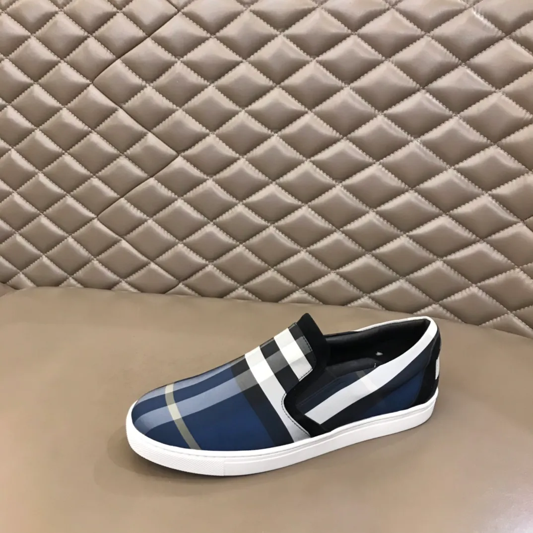 p340 "BURBERR*" men's classic low-top sneakers are reinterpreted in Vintage checkered cotton and matte calfskin, decorated with a new brand logo. First-layer sheepskin lining, embossed Burberry logo on the heel, and original TPU outsole! Size: 38-44